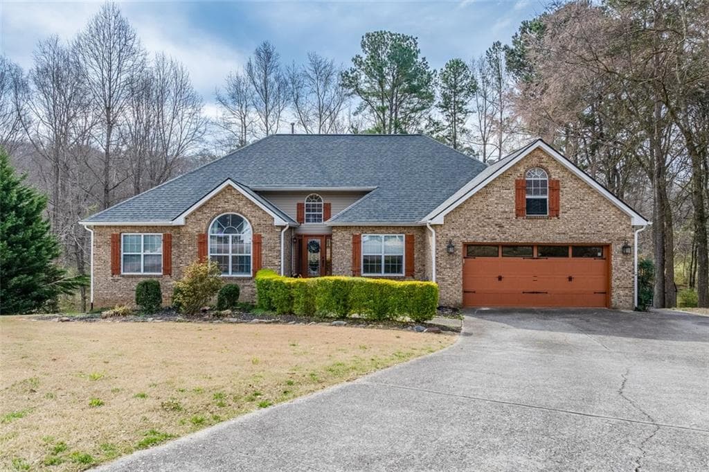 4 bedroom, 4 bathroom single family residence sold at 7536 MYSTIC Lane, Flowery Branch, GA 30542