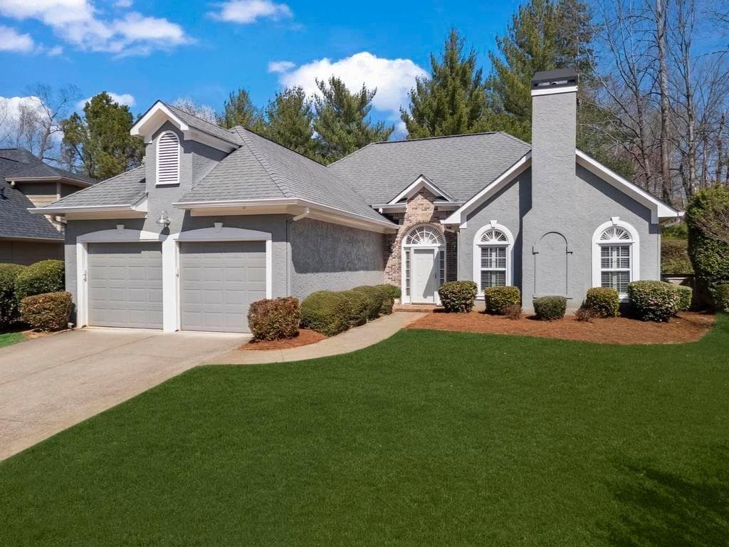 3 bedroom, 2 bathroom single family residence sold at 207 Bent Oak Lane, Woodstock, GA 30189