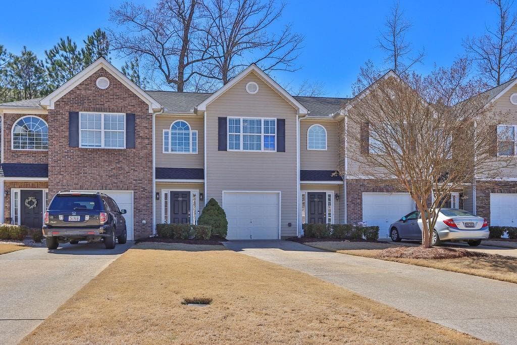 2 bedroom, 3 bathroom townhouse sold at 151 Creekwood Drive, Woodstock, GA 30188