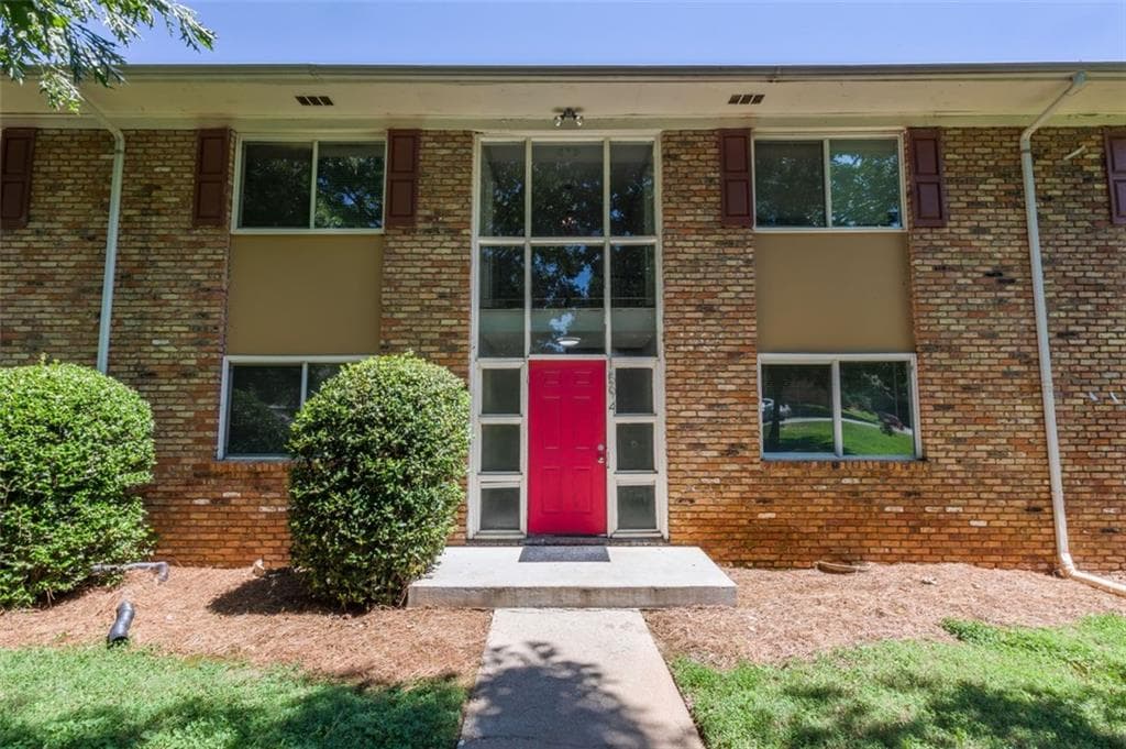 quadruplex sold at 1594 LINE Circle, Decatur, GA 30032