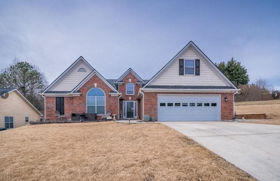 3 bedroom, 3 bathroom single family residence sold at 942 Fairmont Park Drive, Dacula, GA 30019
