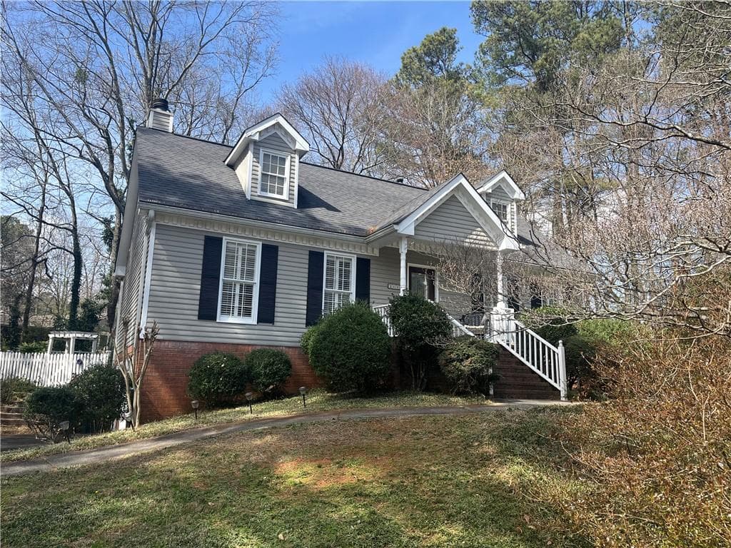 3 bedroom, 2 bathroom single family residence sold at 2111 Kinridge Trail, Marietta, GA 30062