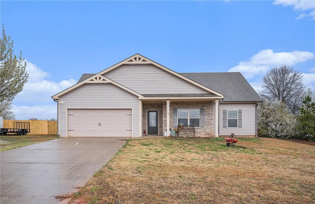 3 bedroom, 2 bathroom single family residence sold at 109 Garnet Lane, Griffin, GA 30224