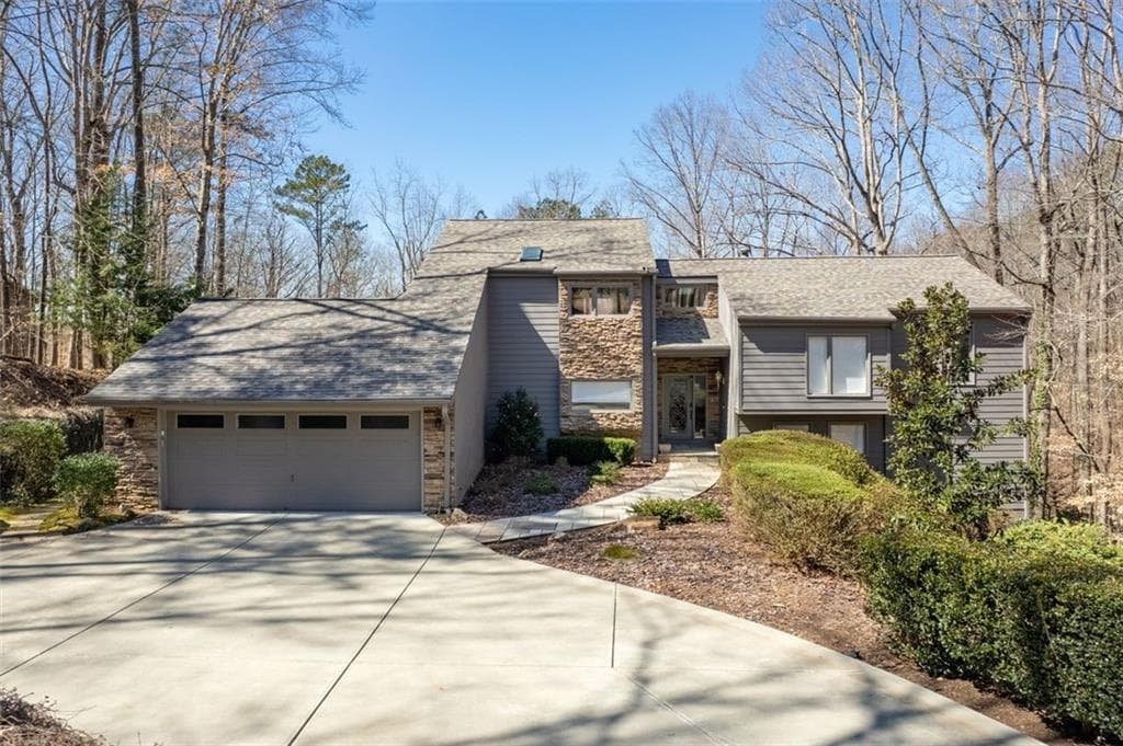 4 bedroom, 4 bathroom single family residence sold at 8700 The Fifth Green, Atlanta, GA 30350