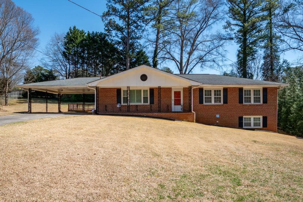 4 bedroom, 3 bathroom single family residence sold at 1276 Kingsview Circle, Smyrna, GA 30080