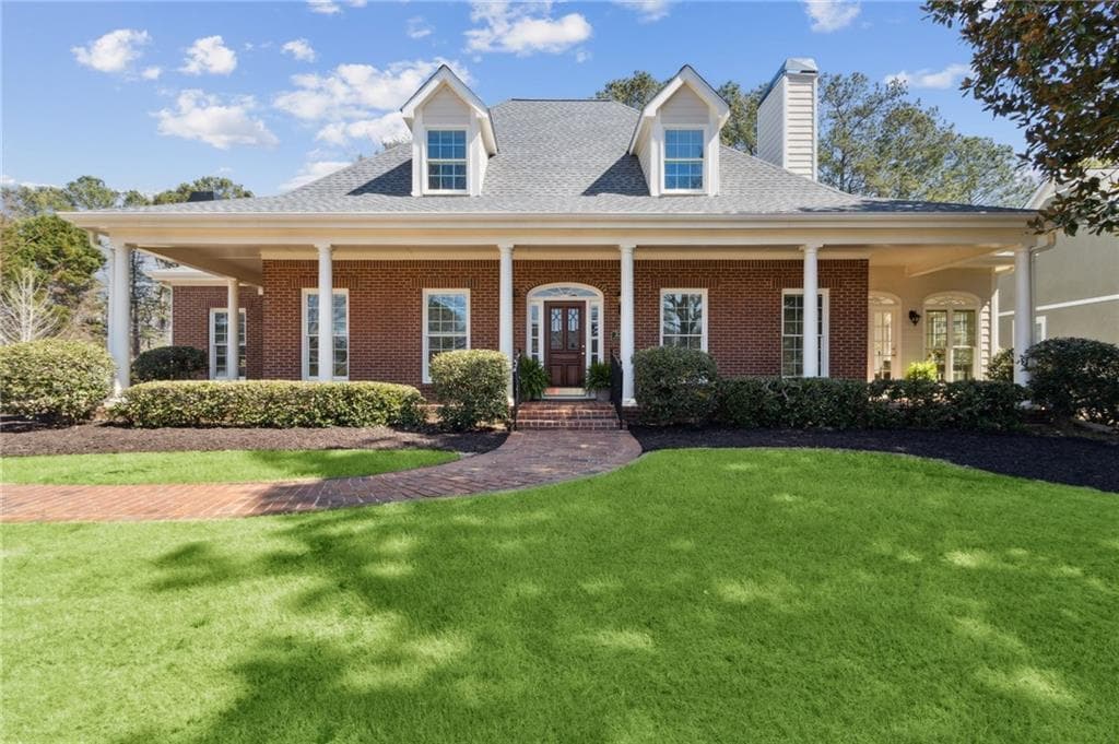 4 bedroom, 4 bathroom single family residence sold at 320 MORGANSHIRE Place, Atlanta, GA 30350