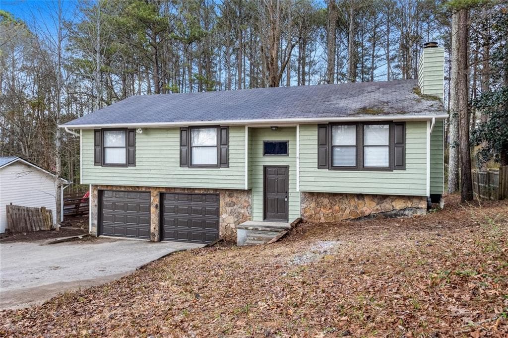 3 bedroom, 3 bathroom single family residence sold at 7316 CARIBOU Trail, Riverdale, GA 30296