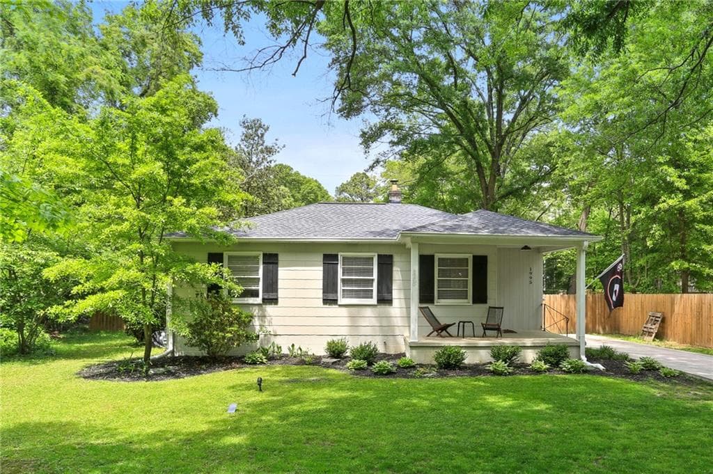 3 bedroom, 1 bathroom single family residence sold at 1995 Sumter Street, Atlanta, GA 30318