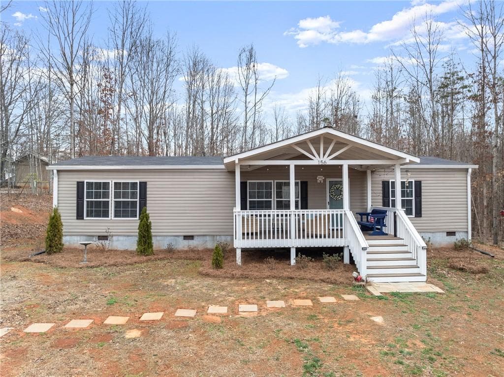 3 bedroom, 2 bathroom single family residence sold at 156 Arrow Lake Drive, Cleveland, GA 30528