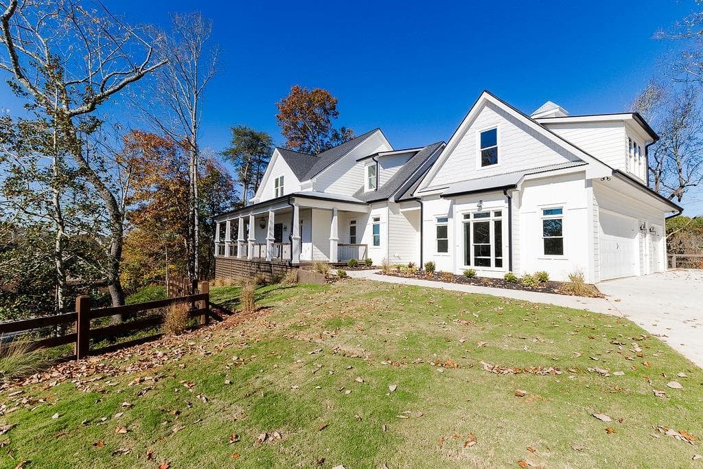 4 bedroom, 4 bathroom single family residence sold at 3176 GULLS WHARF Drive, Gainesville, GA 30501