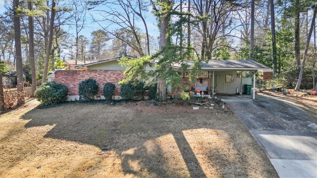 3 bedroom, 2 bathroom single family residence sold at 2098 Dundee Drive, Smyrna, GA 30080