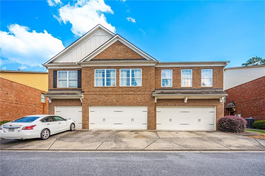 3 bedroom, 3 bathroom townhouse sold at 805 Pleasant Hill Road 222, Lilburn, GA 30047