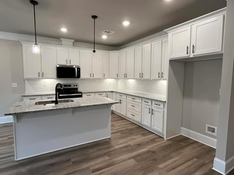3 bedroom, 3 bathroom, 1,943 sq ft townhouse for sale at 15 Creekside Commons Drive, Hoschton, GA 30548 — photo 3