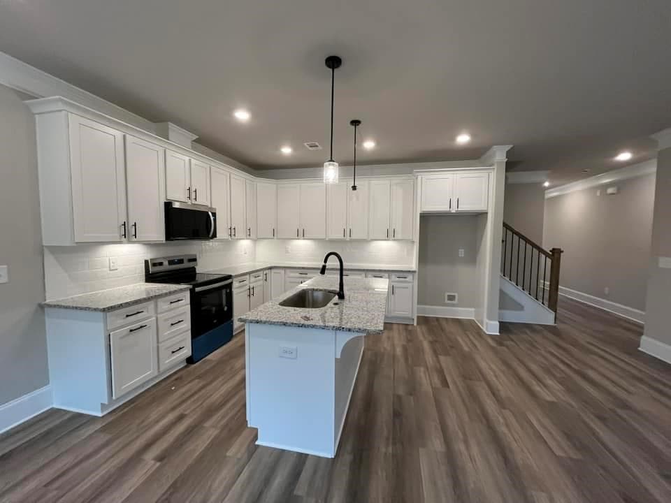 3 bedroom, 3 bathroom, 1,943 sq ft townhouse for sale at 15 Creekside Commons Drive, Hoschton, GA 30548 — photo 4