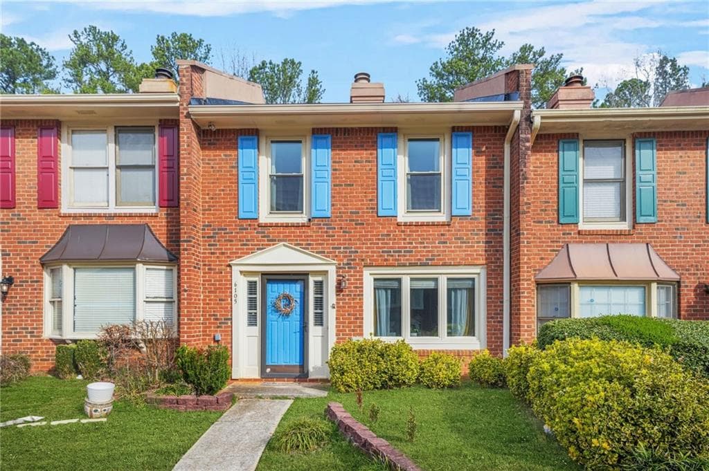 2 bedroom, 3 bathroom townhouse sold at 6105 Queen Anne Court, Norcross, GA 30093