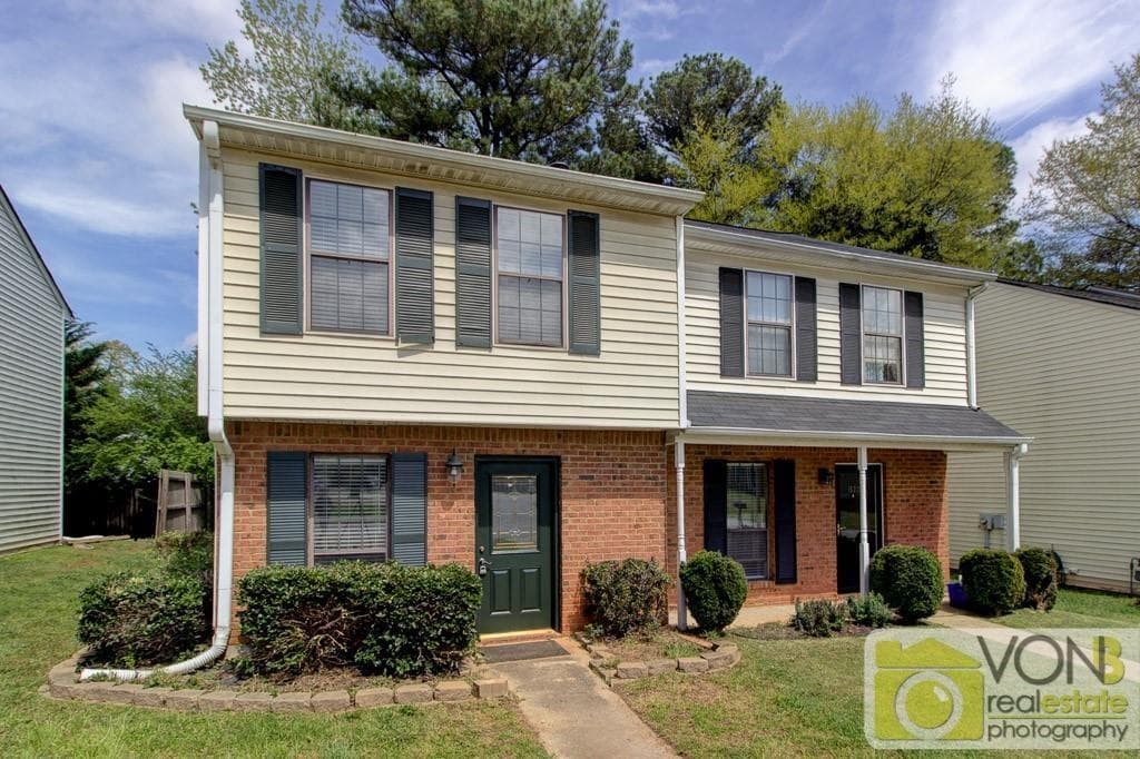 2 bedroom, 3 bathroom townhouse sold at 1524 Springleaf Circle, Smyrna, GA 30080