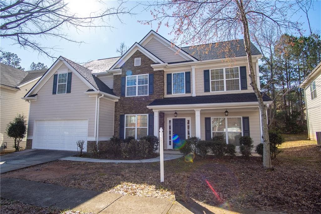 5 bedroom, 3 bathroom single family residence sold at 7972 Applemist Drive, Fairburn, GA 30213