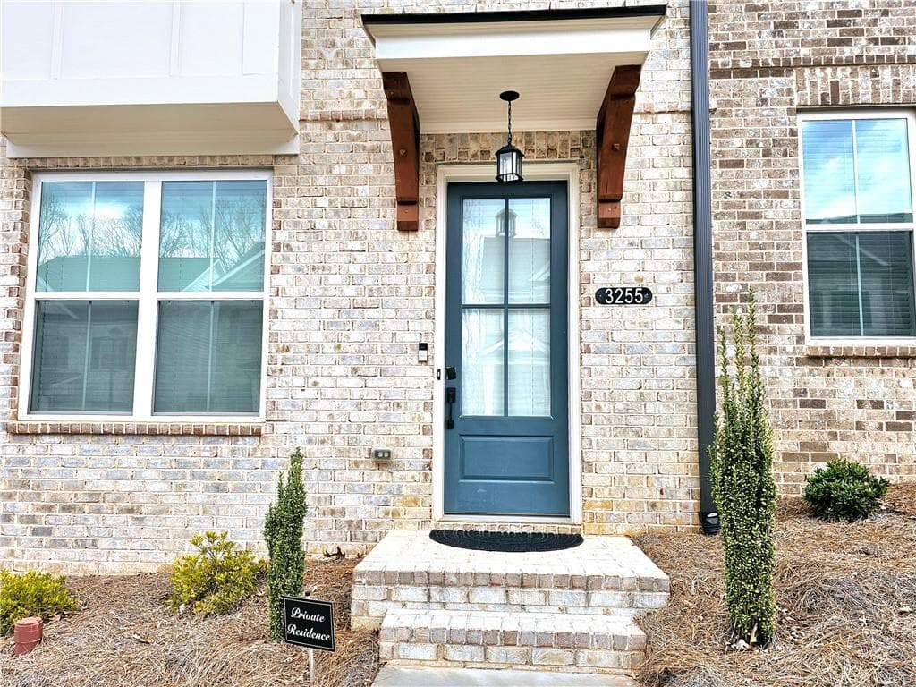 3 bedroom, 4 bathroom townhouse sold at 3255 Bartee Walk, Suwanee, GA 30024