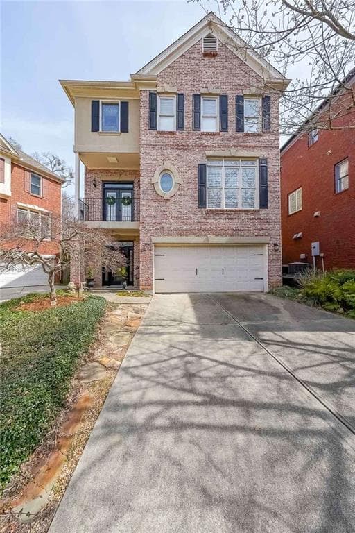 2476 Manor Walk, Decatur, GA 30030 — most recent listing photo