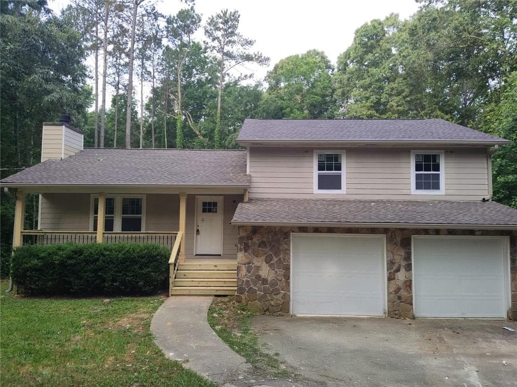 4 bedroom, 3 bathroom single family residence sold at 107 Lake Ridge Road, Newnan, GA 30263