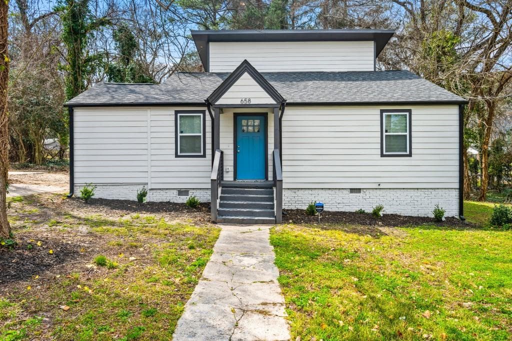 4 bedroom, 2 bathroom single family residence sold at 658 Woods Drive, Atlanta, GA 30318