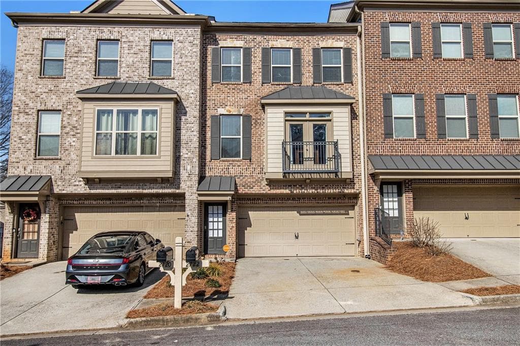3 bedroom, 4 bathroom townhouse sold at 2722 Hallwood Lane, Suwanee, GA 30024
