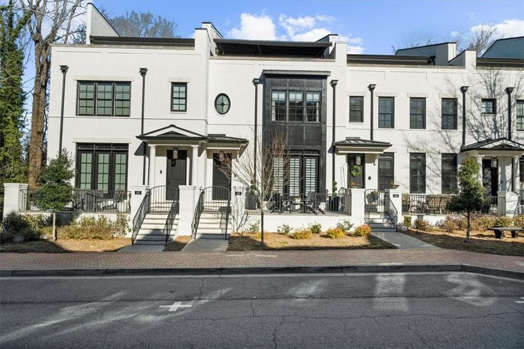 4 bedroom, 6 bathroom townhouse sold at 145 Canton Street, Alpharetta, GA 30009