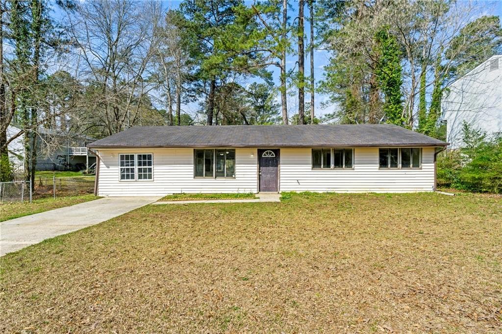 4 bedroom, 2 bathroom single family residence sold at 7613 Suwannee Court, Jonesboro, GA 30236
