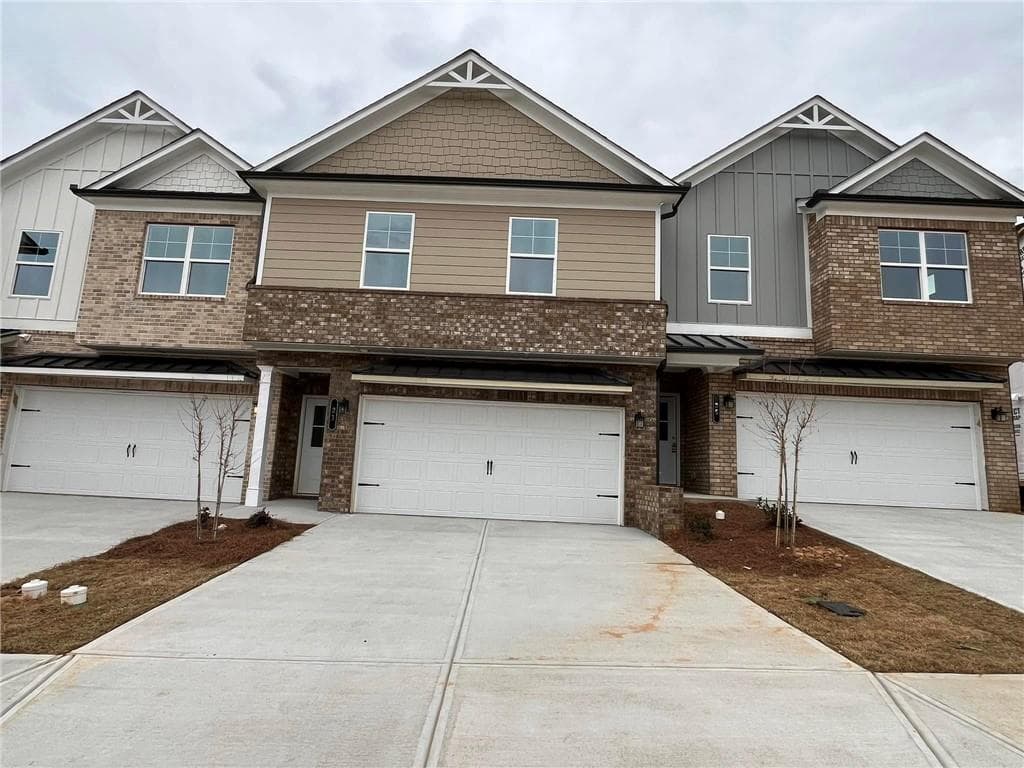 3 bedroom, 3 bathroom, 1,969 sq ft townhouse for sale at 21 Creekside Commons Drive, Hoschton, GA 30548 — photo 3