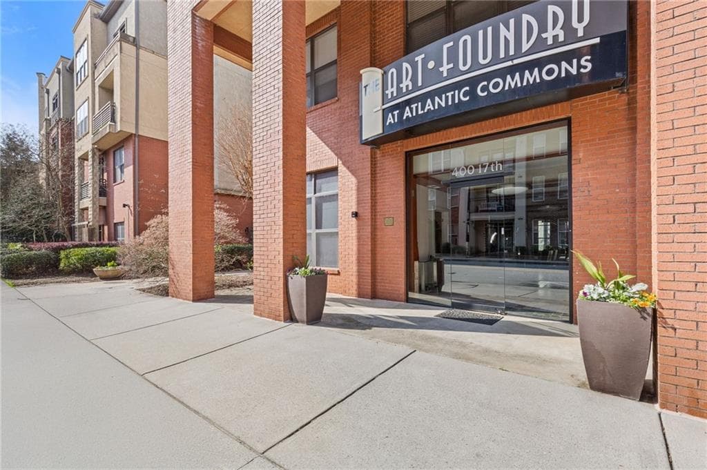2 bedroom, 1 bathroom condominium sold at 400 17th Street 2025, Atlanta, GA 30363
