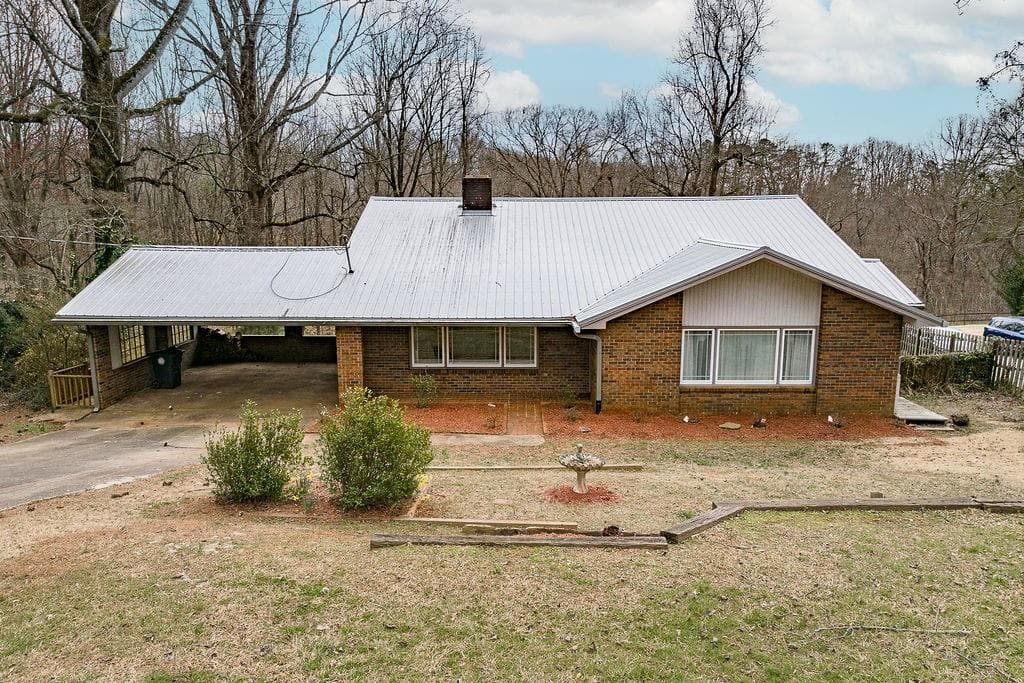 4 bedroom, 3 bathroom single family residence sold at 2169 Skyline Drive, Gainesville, GA 30501