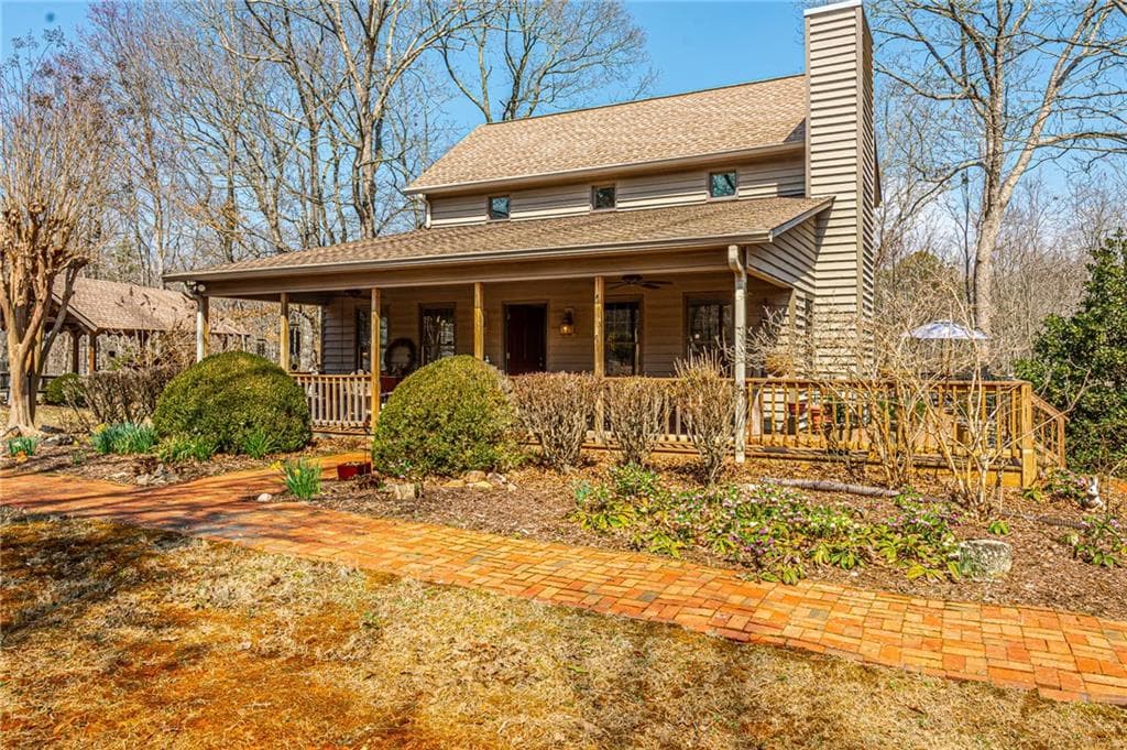 3 bedroom, 3 bathroom single family residence sold at 868 Grindle Bridge Road, Dahlonega, GA 30533