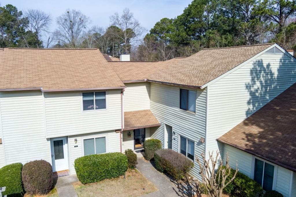 2 bedroom, 3 bathroom, 1,328 sq ft condominium sold at 1164 Country Court, Lawrenceville, GA 30044