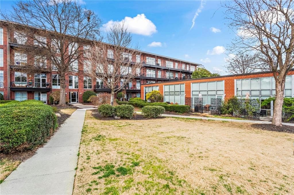 2 bedroom, 2 bathroom condominium sold at 5200 Peachtree Road 3403, Atlanta, GA 30341
