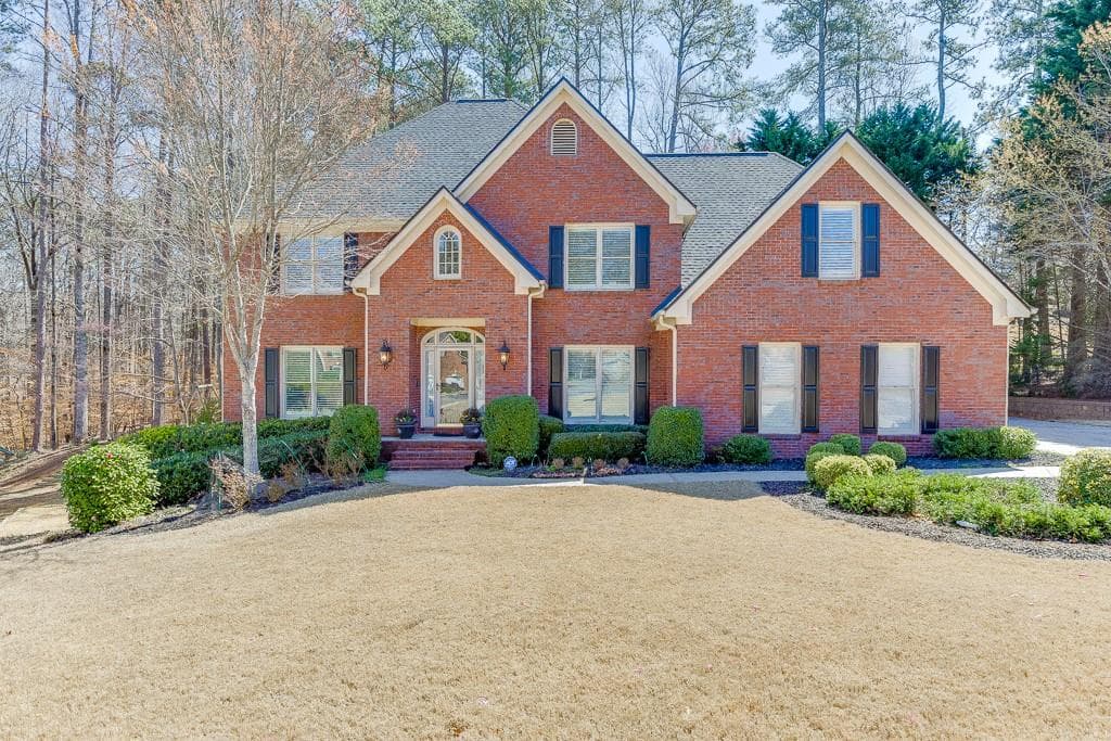 6 bedroom, 4 bathroom single family residence sold at 4330 Landover Way, Suwanee, GA 30024