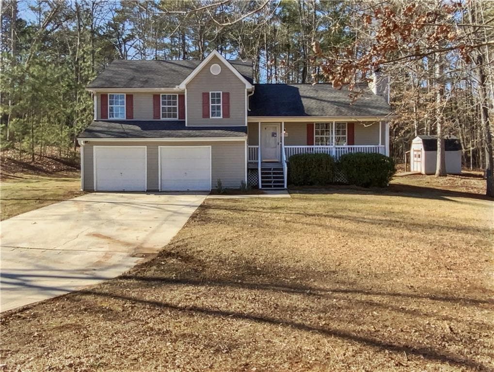 3 bedroom, 3 bathroom single family residence sold at 230 Nina Circle, Locust Grove, GA 30248