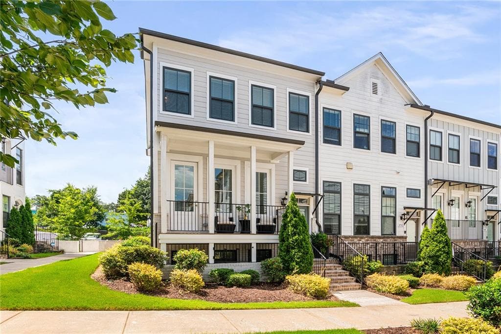 3 bedroom, 4 bathroom townhouse sold at 1716 Morningtide Lane, Atlanta, GA 30324