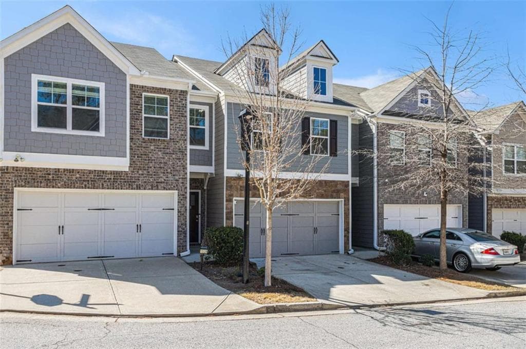 3 bedroom, 3 bathroom townhouse sold at 1530 Redbud Way, Tucker, GA 30083