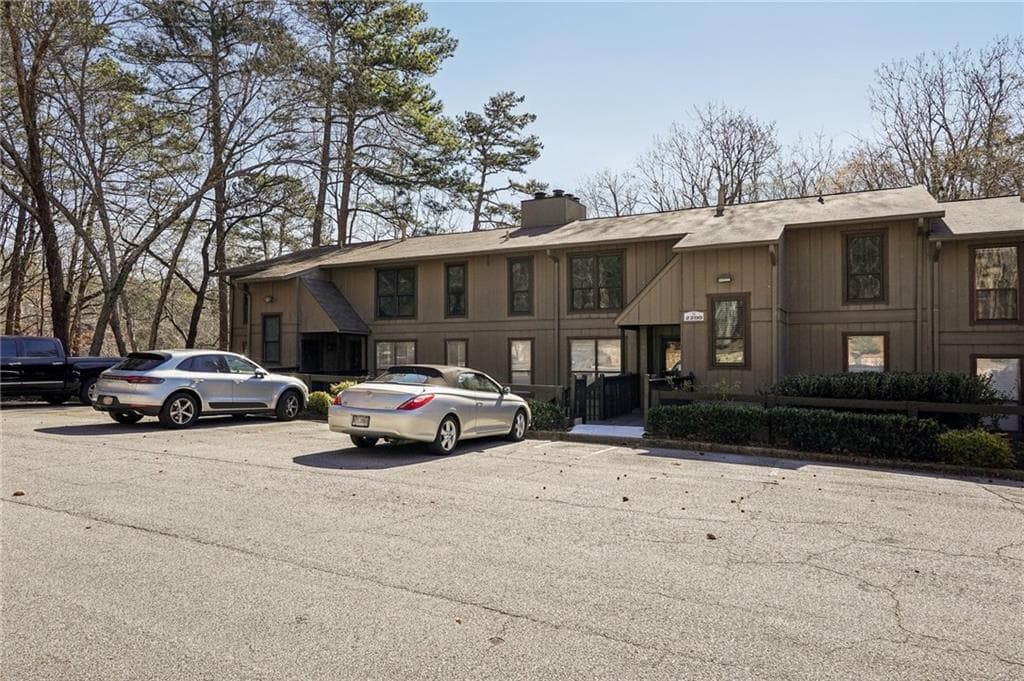 2 bedroom, 2 bathroom condominium sold at 2201 Cumberland Court, Smyrna, GA 30080