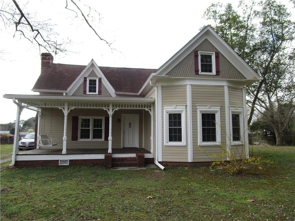 4 bedroom, 2 bathroom, 2,135 sq ft single family residence sold at 5367 Clarks Bridge Road, Gainesville, GA 30506