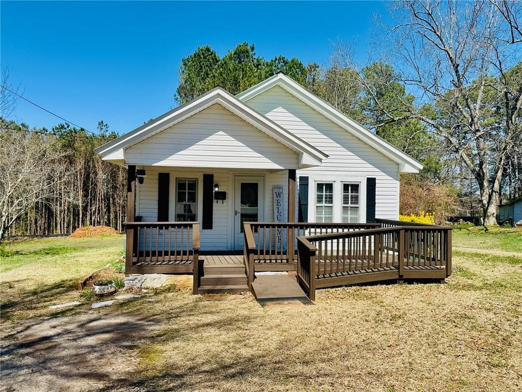 2 bedroom, 1 bathroom single family residence sold at 135 Henderson Street, Cornelia, GA 30531