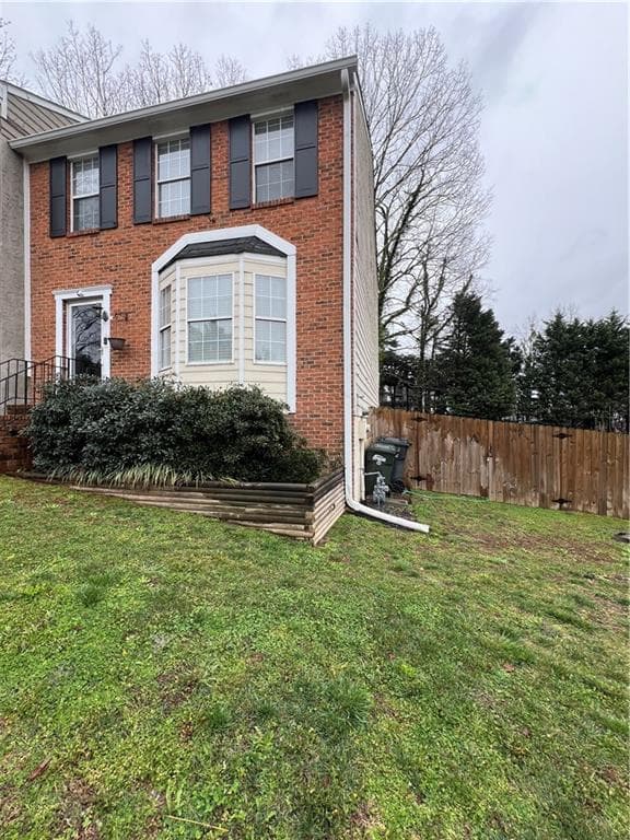 2 bedroom, 3 bathroom townhouse sold at 1672 Cedar Bluff Way, Marietta, GA 30062