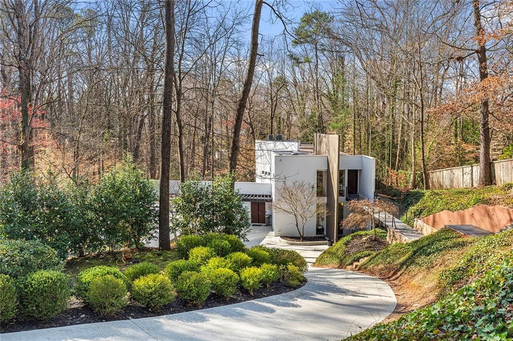 4 bedroom, 7 bathroom single family residence sold at 535 Forest Hills Drive, Atlanta, GA 30342