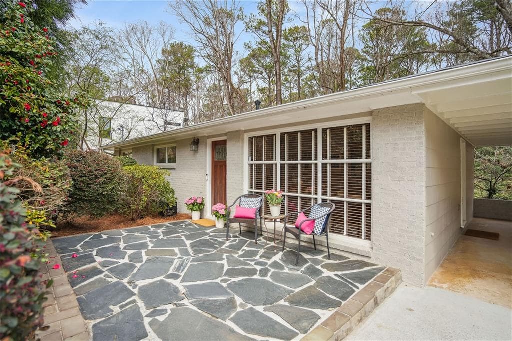 3 bedroom, 2 bathroom single family residence sold at 2711 Winding Lane, Brookhaven, GA 30319