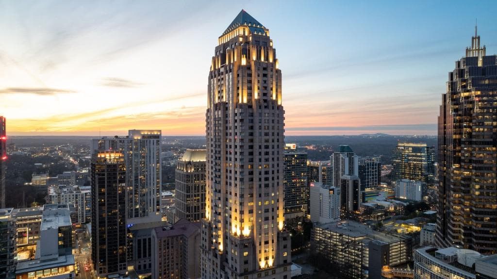 3 bedroom, 3 bathroom condominium sold at 75 14th Street 3430, Atlanta, GA 30309