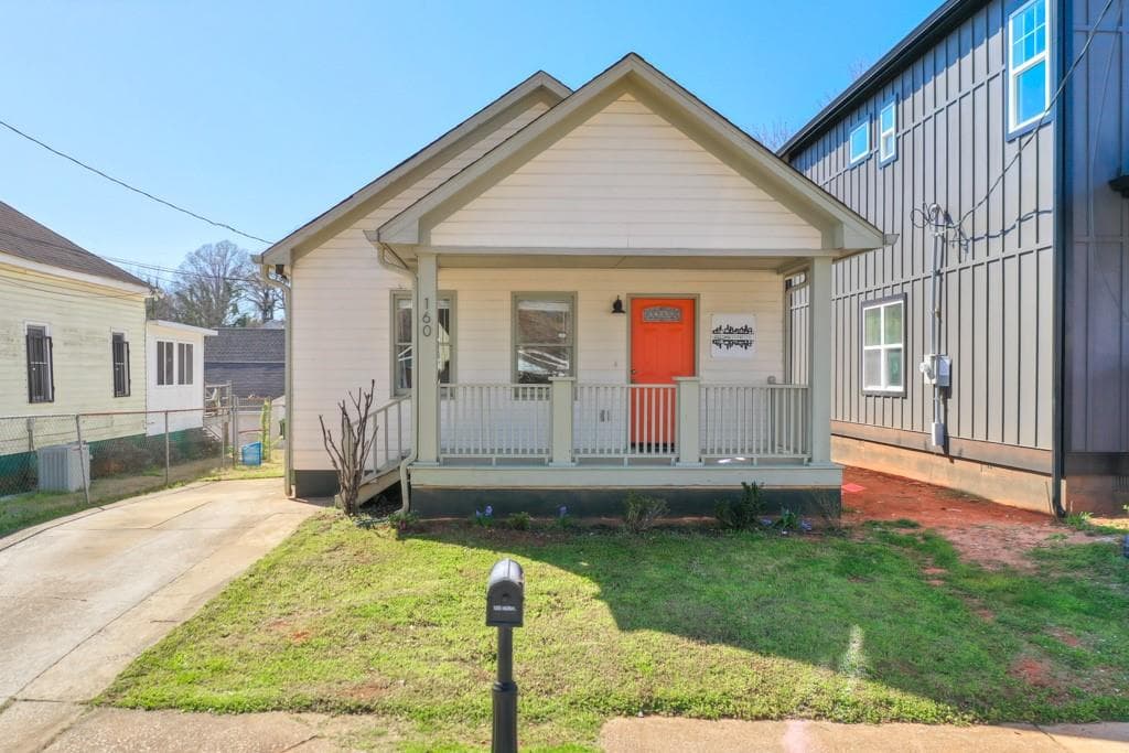 3 bedroom, 2 bathroom single family residence sold at 160 Vine Street, Atlanta, GA 30314