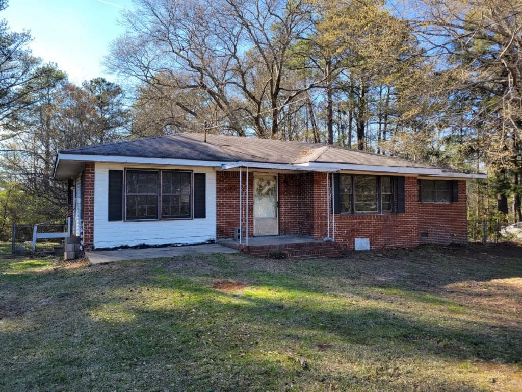 3 bedroom, 1 bathroom single family residence sold at 121 Mcgiboney Road, Covington, GA 30016