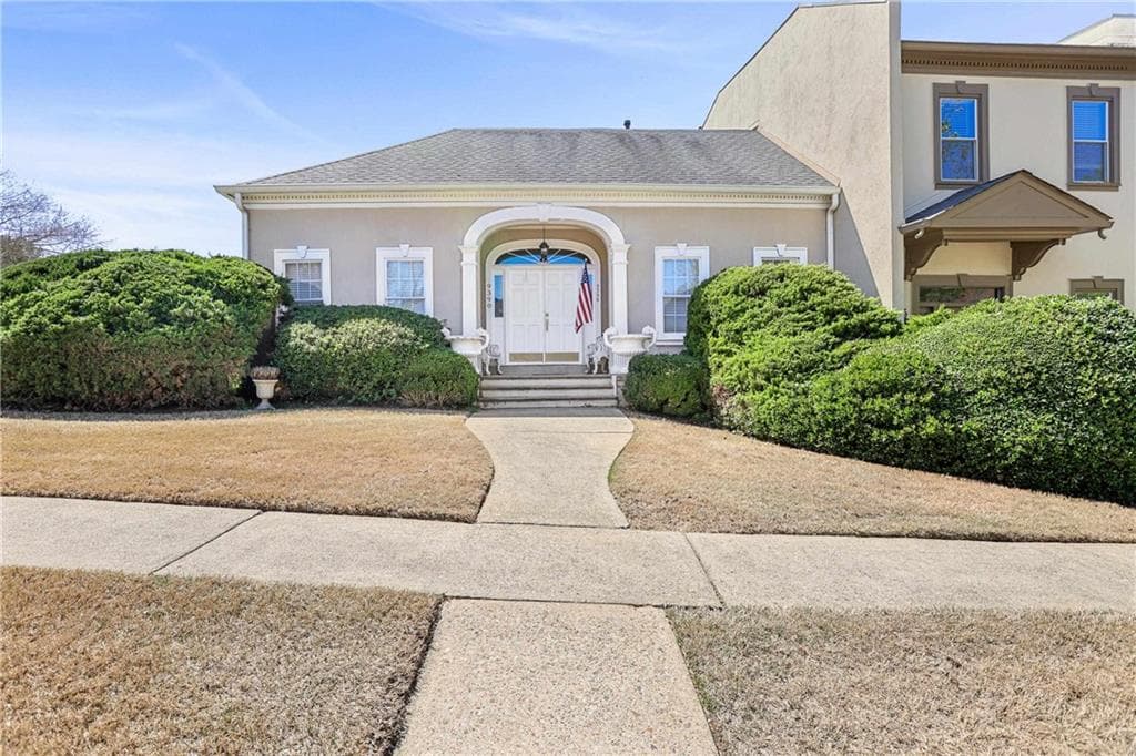 3 bedroom, 3 bathroom townhouse sold at 9390 Knollcrest, Alpharetta, GA 30022