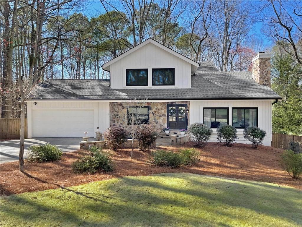 5 bedroom, 4 bathroom single family residence sold at 2415 Roxburgh Drive, Roswell, GA 30076