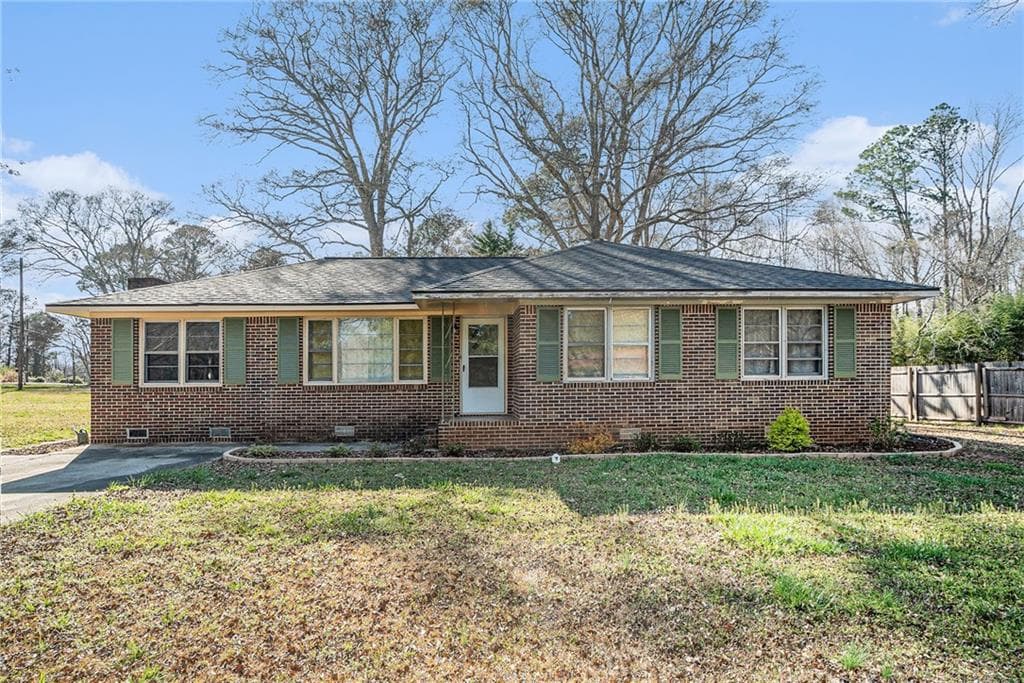 2 bedroom, 2 bathroom single family residence sold at 403 Etten Drive, Monroe, GA 30655